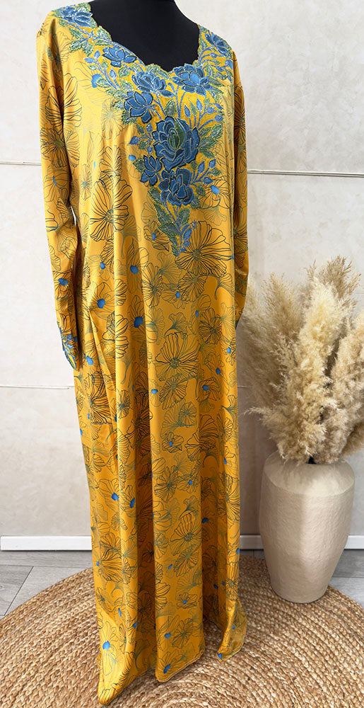 Blue roses mukhawar showing floral embroidery detail