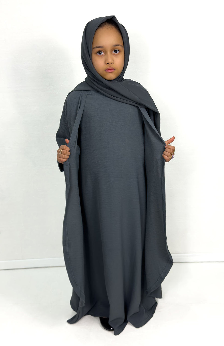 Girls' grey three piece abaya set with quarter sleeve overcoat