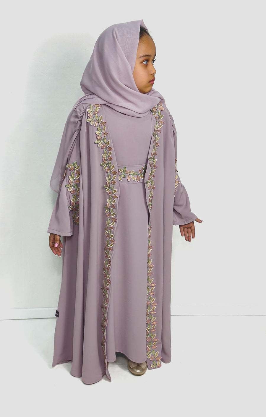 Girls' lilac cape abaya set side view