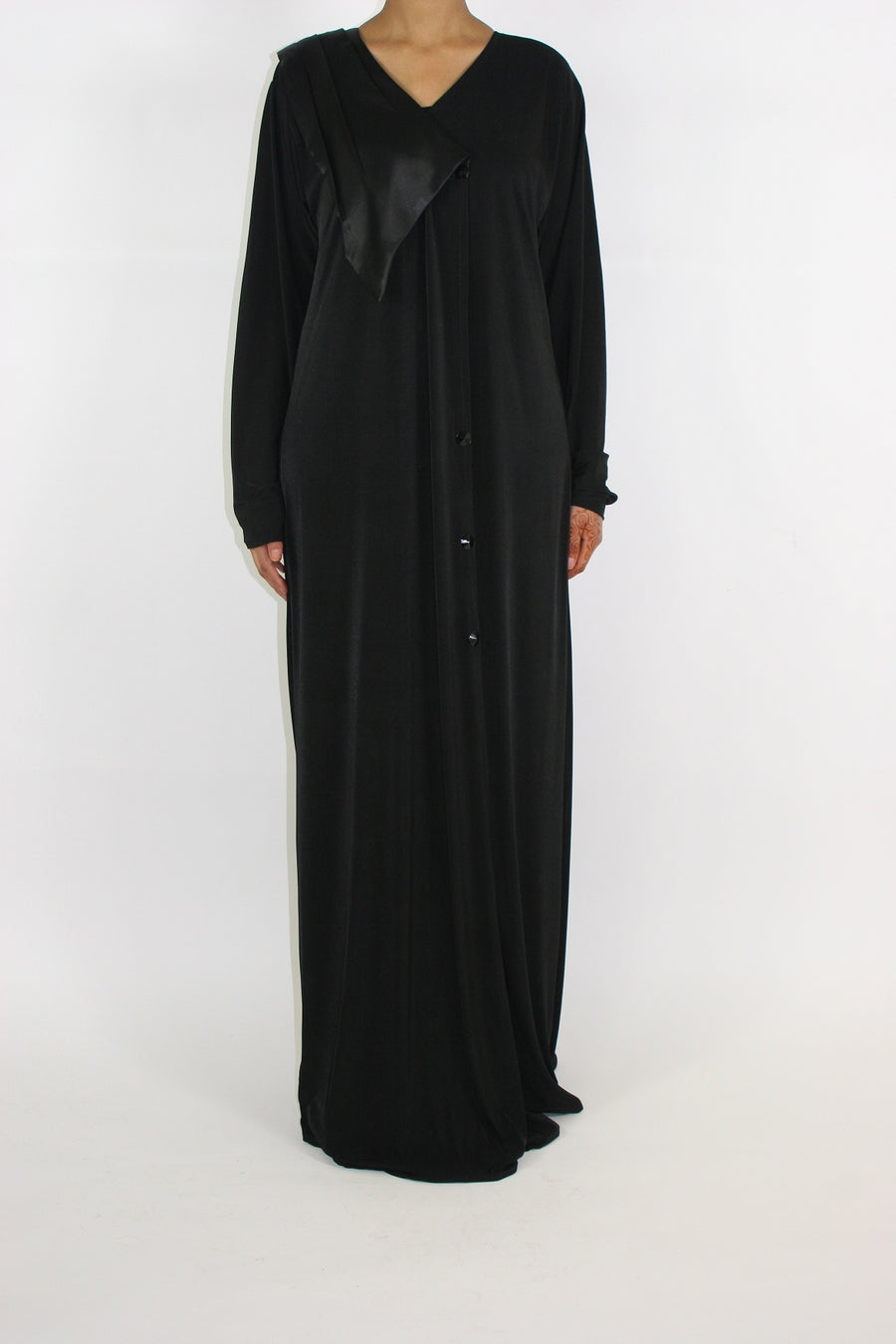 Full-length view of the Azzah black jersey abaya