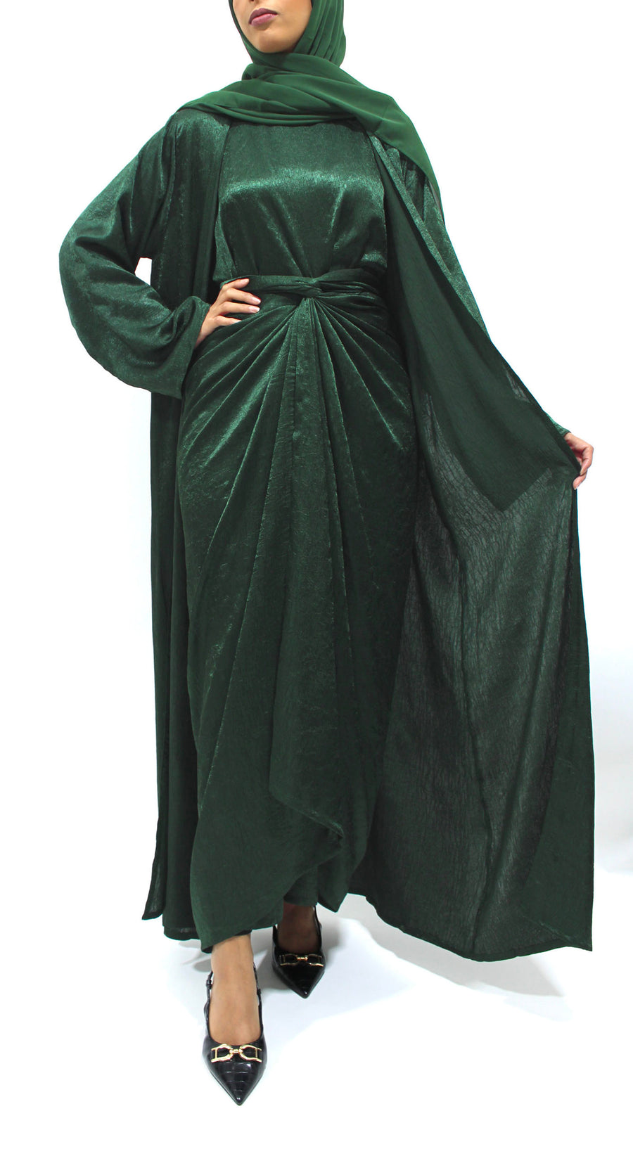 Full-length view of the forest green crushed satin four-piece set with flowing open kimono abaya