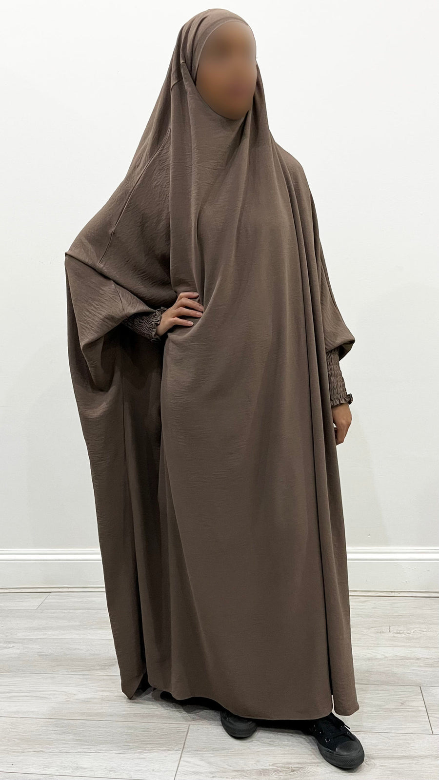 Close view of the ruched cuff on the dark taupe full jilbab
