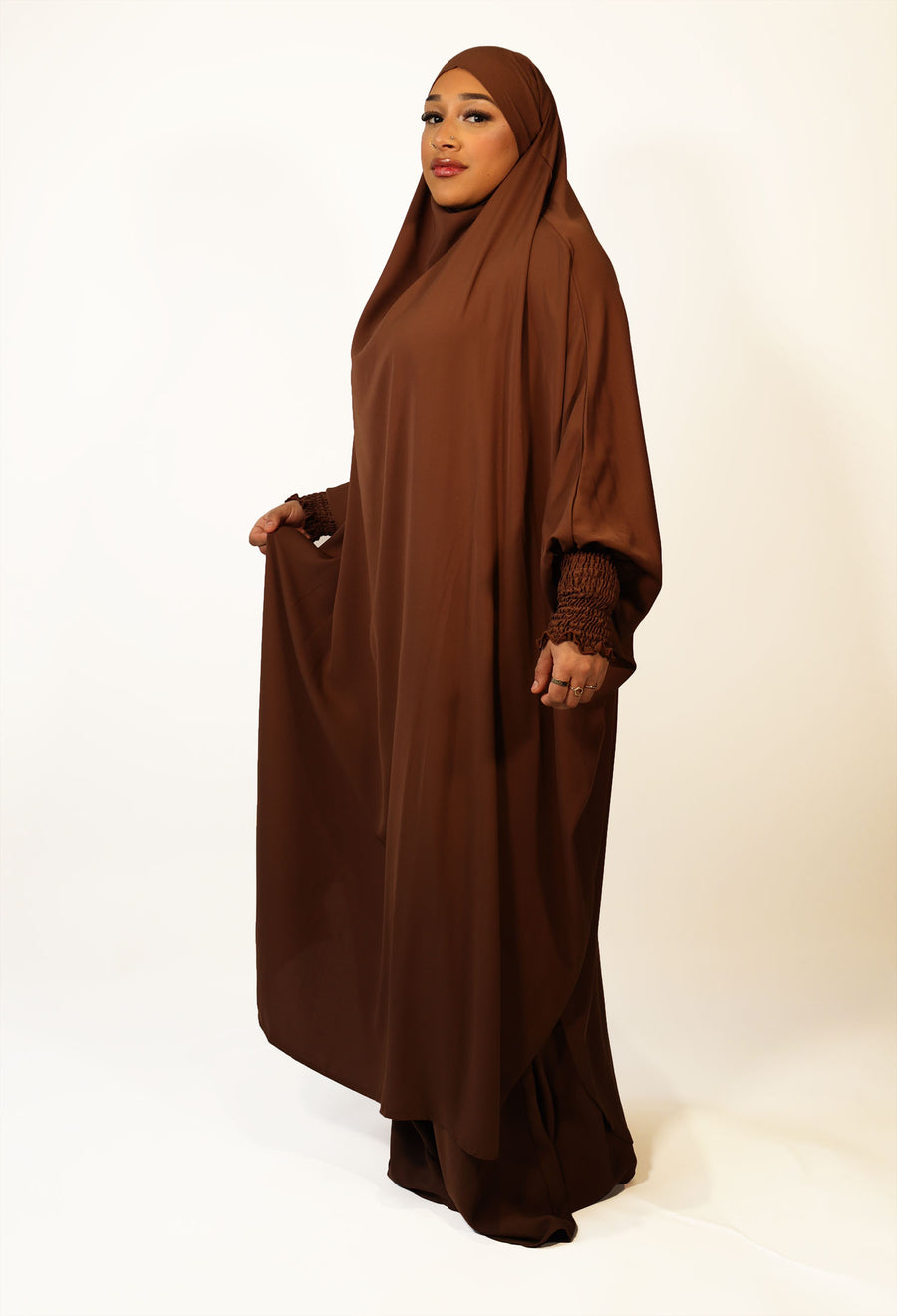 Chocolate jilbab set showing the elasticated skirt