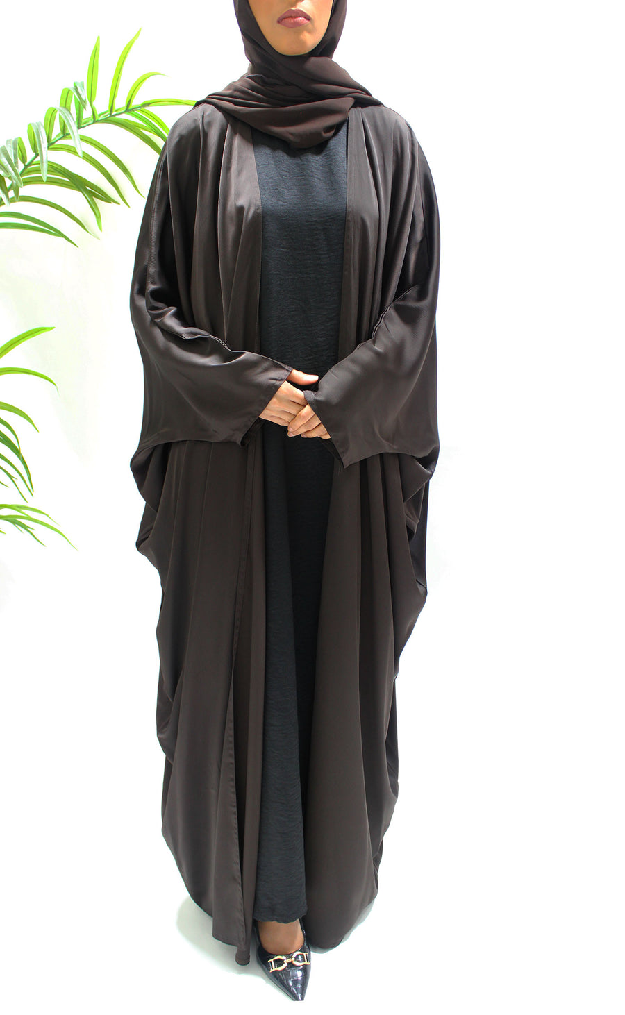 Brown sleeveless inner dress included with the farasha set