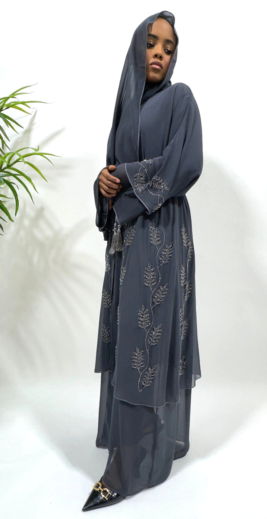 Belt and matching hijab with the grey chiffon abaya