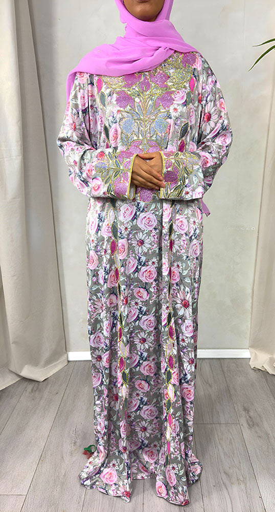 Pale powder mukhawar showing crystal embroidery detail