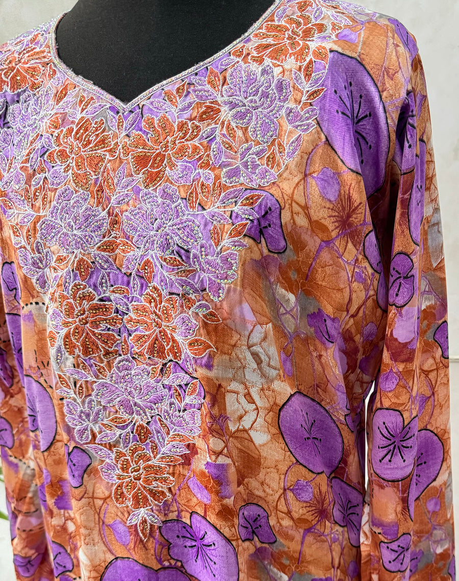 Embroidery and crystal neckline on the purple girls' mukhawar dress