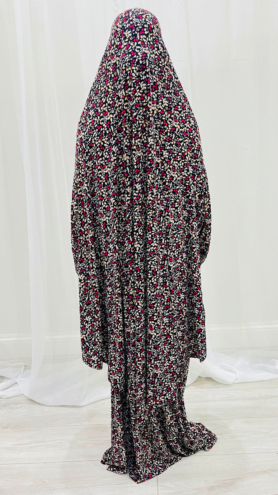 Fuchsia floral jersey prayer set, full-length view