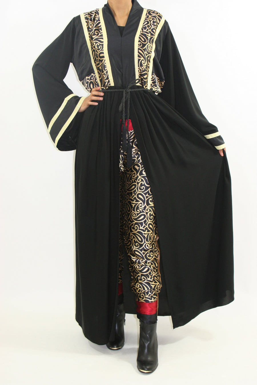 Black and gold trouser abaya set styling detail