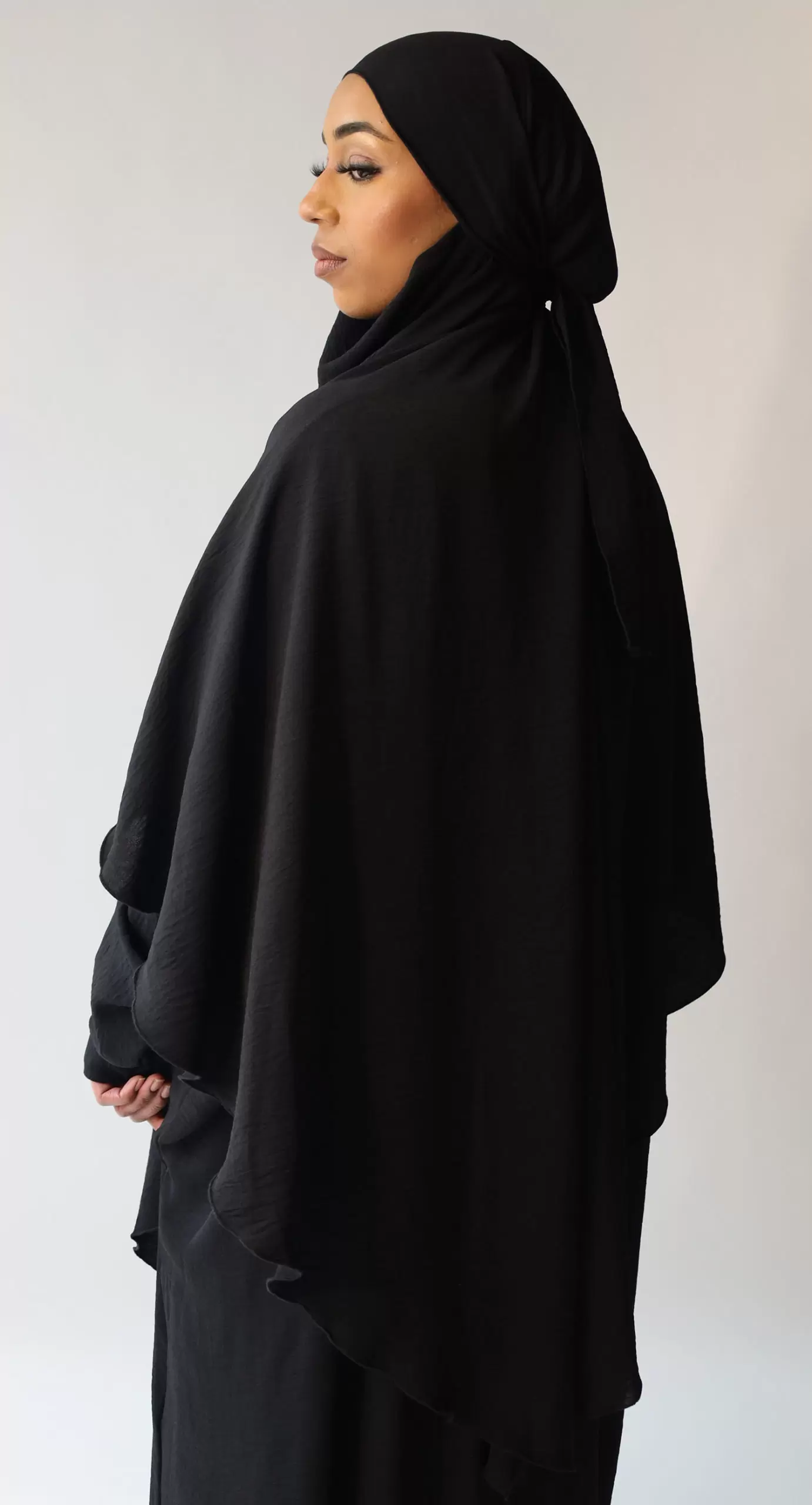 AMANIS ABAYA WITH DIAMOND KHIMAR - BLACK 2 AMANIS ABAYA WITH DIAMOND KHIMAR - BLACK 2