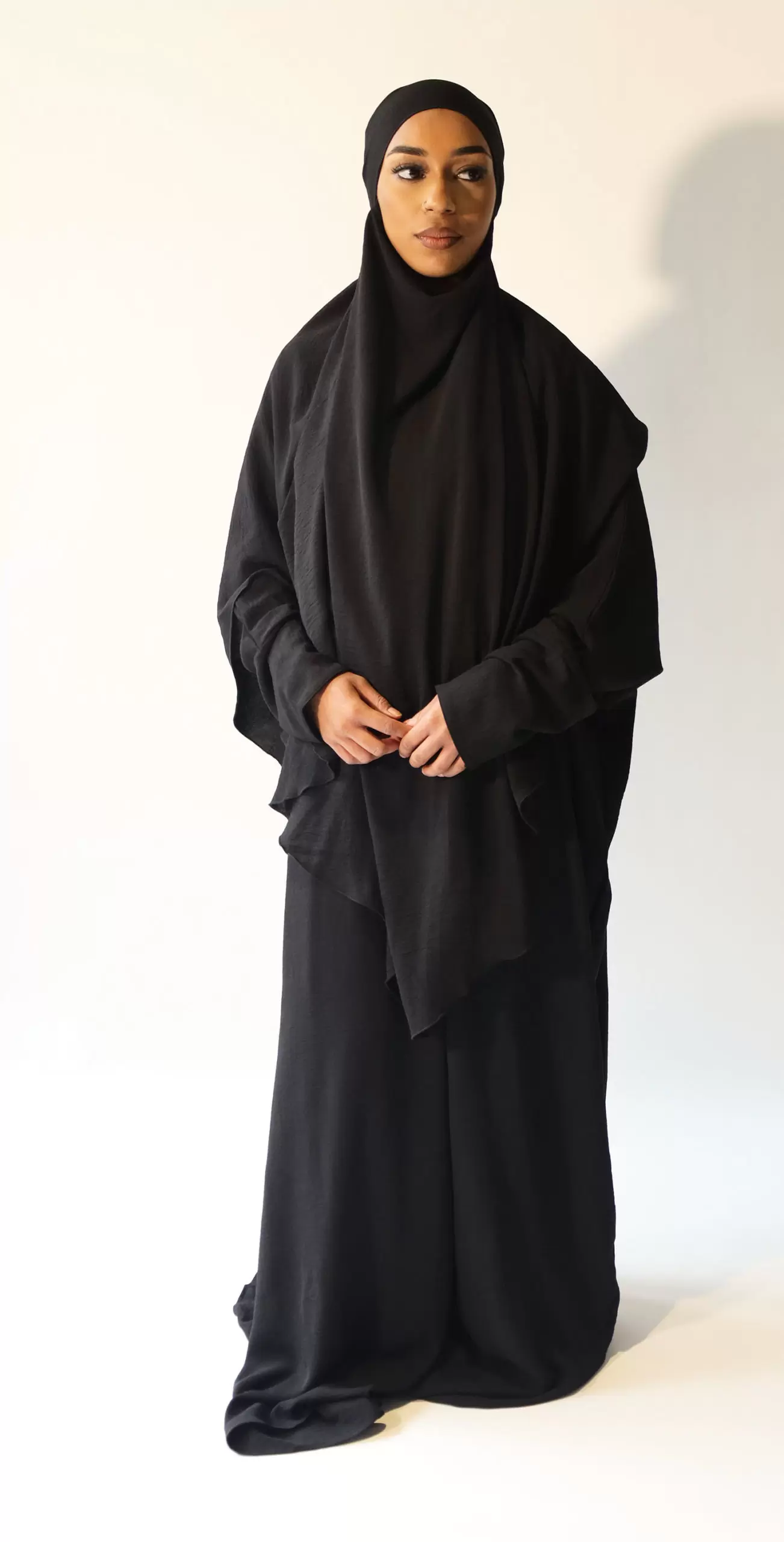 AMANIS ABAYA WITH DIAMOND KHIMAR - BLACK 2 AMANIS ABAYA WITH DIAMOND KHIMAR - BLACK 2